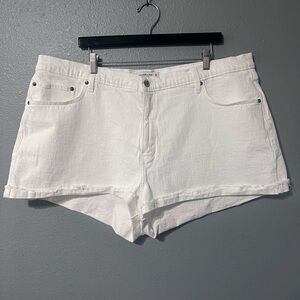 Abercrombie & Fitch The Mom Short High Rise White Denim Curve Love Sz 35/20 EUC